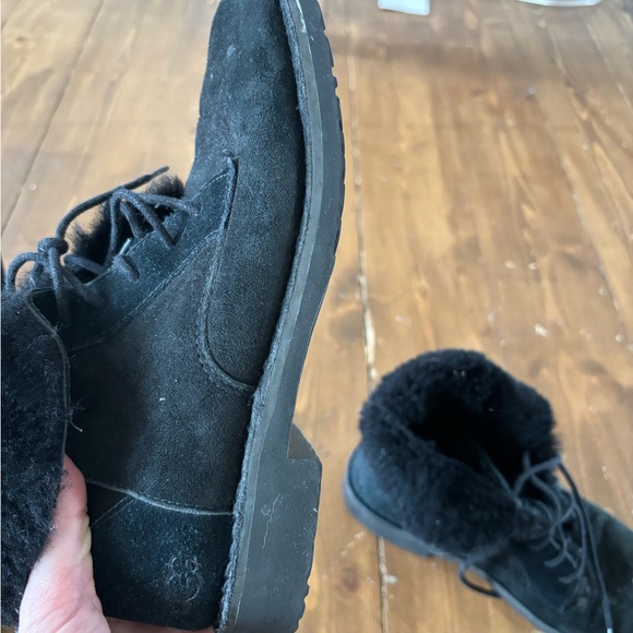 Ugg lace up with fur - Picture 16 of 16